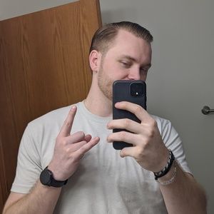 Meet your Posher, Levi